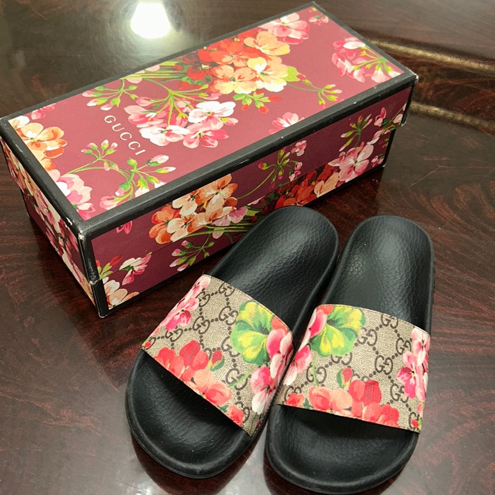 Gucci women slippers